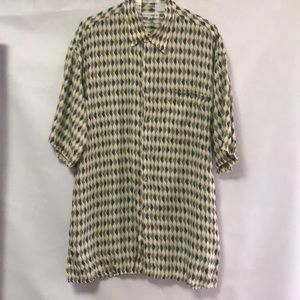 🔥🔥🔥🔥PIERRE CARDIN 100% RAYON SHIRT size L